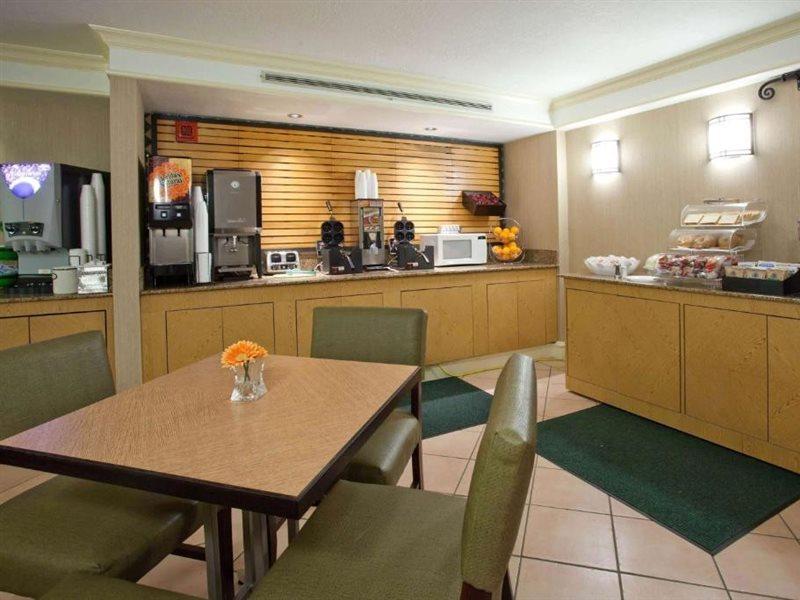 La Quinta Inn By Wyndham Шаєнн Екстер'єр фото