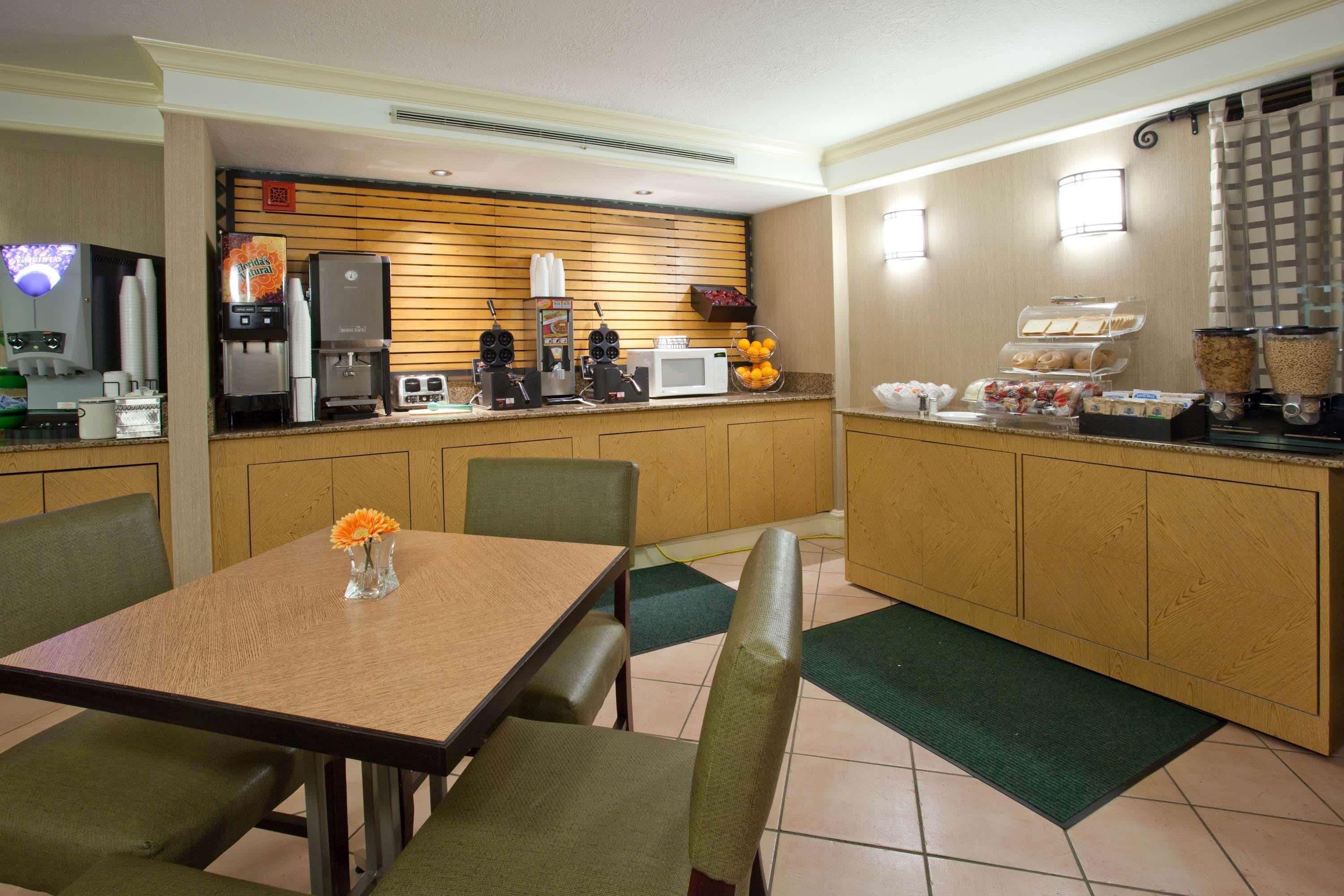 La Quinta Inn By Wyndham Шаєнн Екстер'єр фото